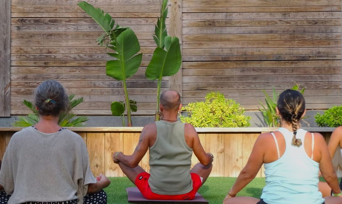 activité yoga au camping la Presqu'île de Giens