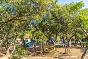 camping giens emplacements tentes