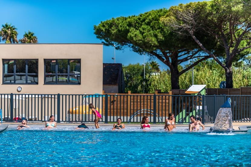 Camping avec piscine et espace aquatique à Giens